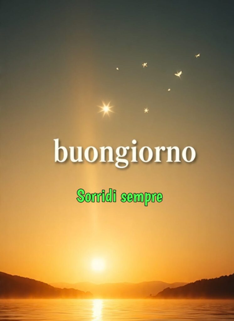 Questa è una scena di alba molto calma e bella dove si vedono un lago e delle montagne Augura una buona giornata con il dolce consiglio Sorridi sempre