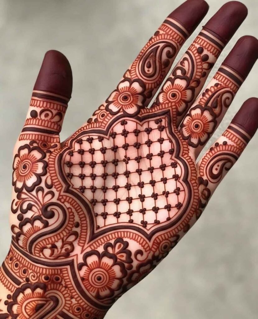 Classy floral mehndi look