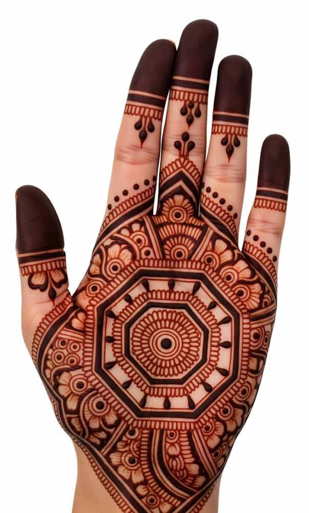 Beautiful peacock feather front mehndi design