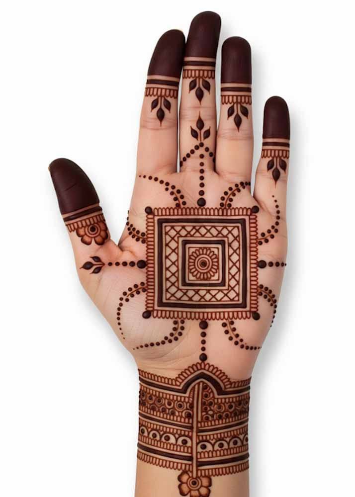 Front mehndi with traditional paisley design