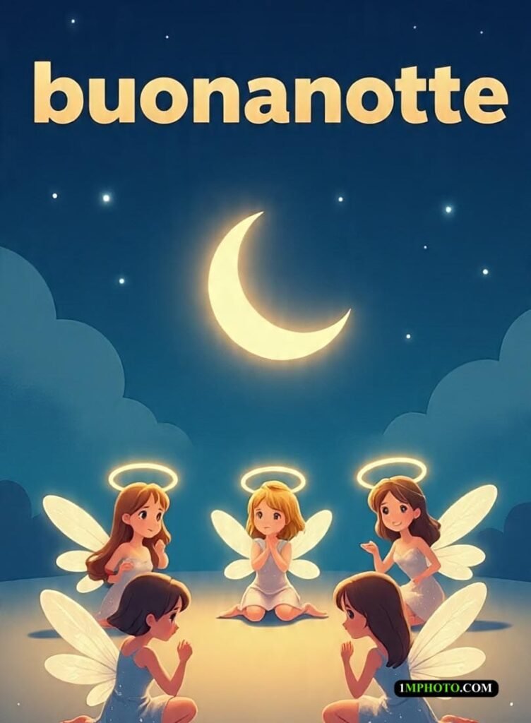 Cinque ragazze in stile cartoon con aureole e ali d'angelo siedono nella notte, sotto una luna crescente luminosa. In alto c'è la scritta buonanotte